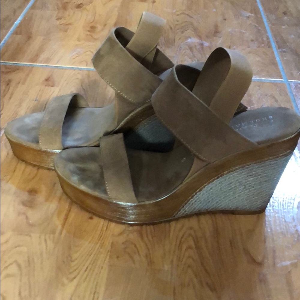 Italian wedge shoes
